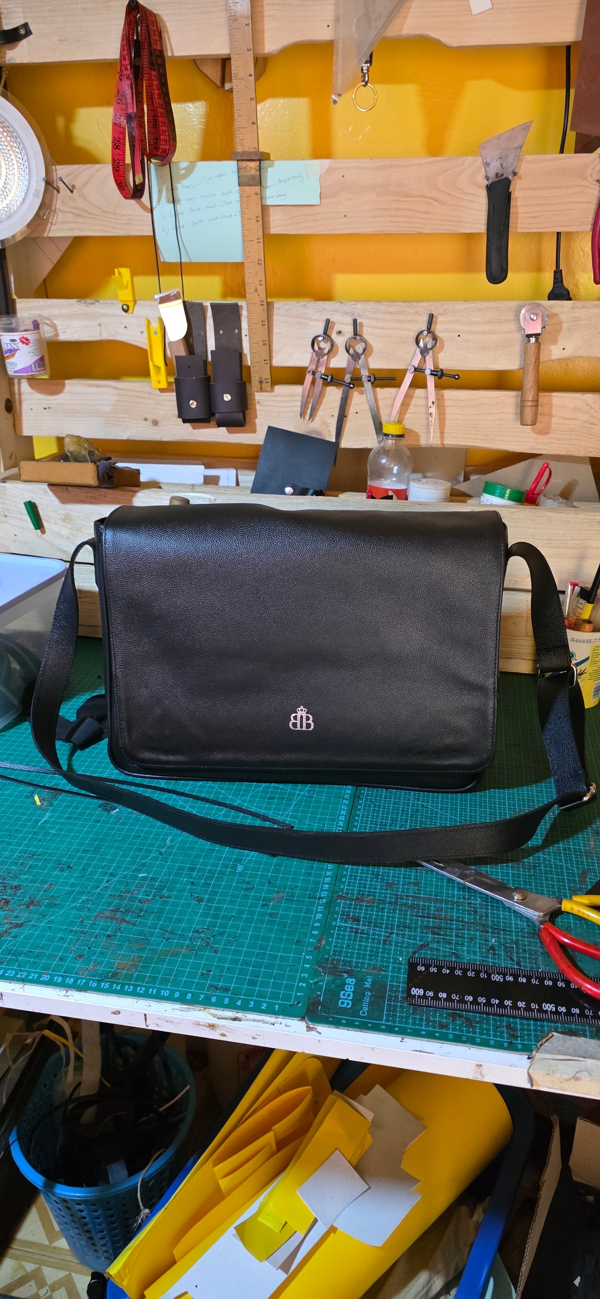 Jivu Leather Messanger Bag
